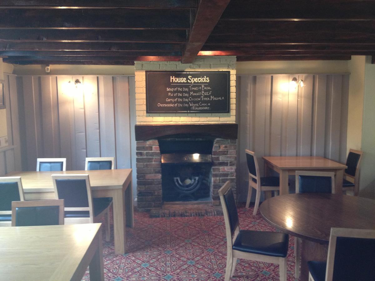 Sir Douglas Haig Inn Effingham Ngoại thất bức ảnh