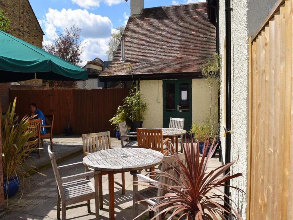 Sir Douglas Haig Inn Effingham Ngoại thất bức ảnh