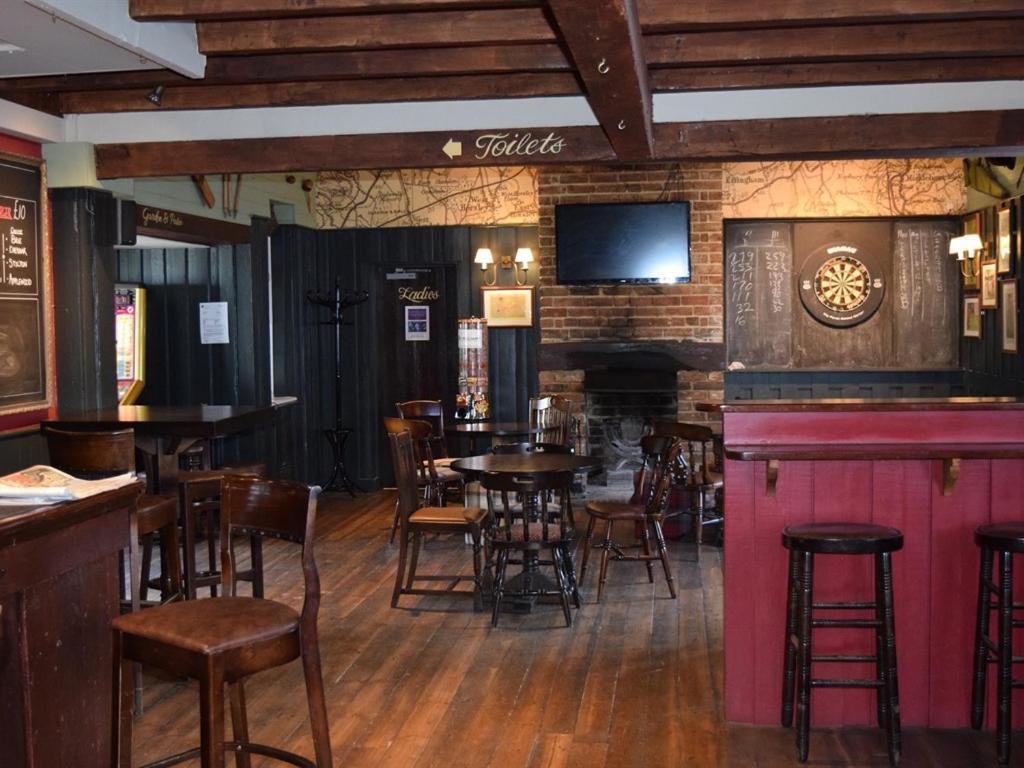 Sir Douglas Haig Inn Effingham Ngoại thất bức ảnh