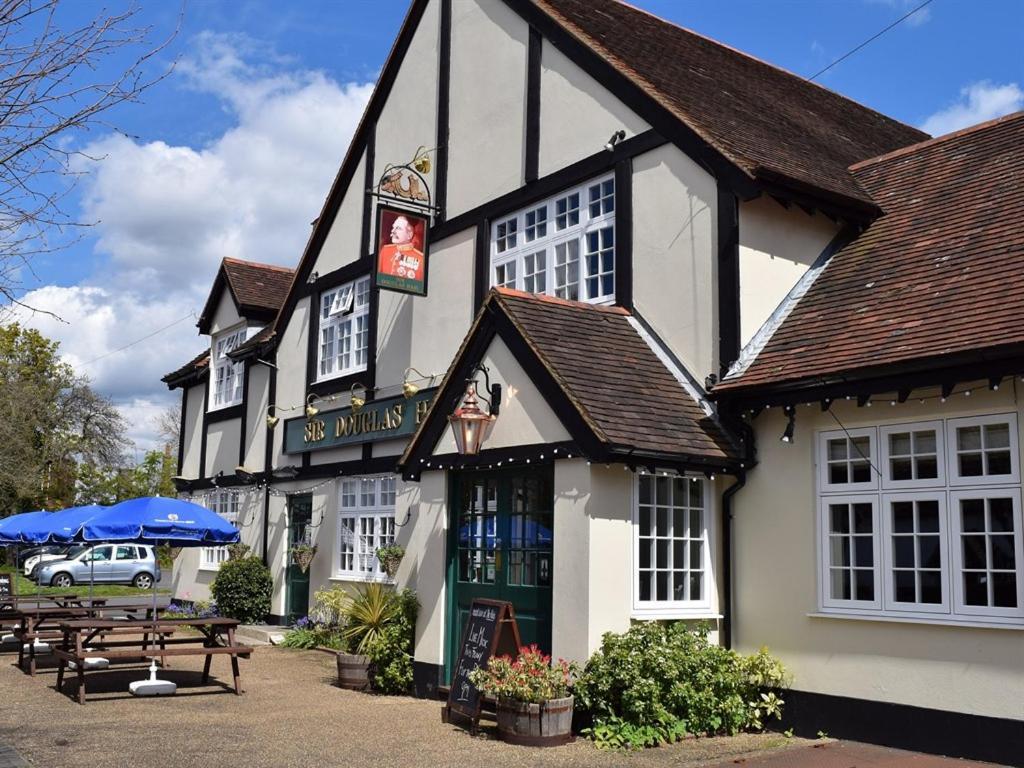 Sir Douglas Haig Inn Effingham Ngoại thất bức ảnh